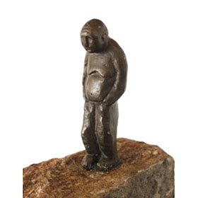 Denker, Bronze ca. 15 cm hoch, auf Sandsteinsockel montiert